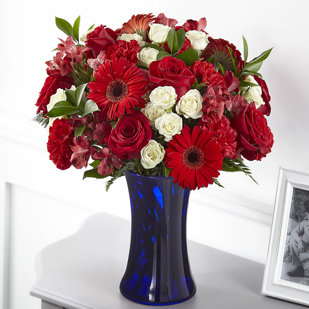 Hearts Embrace Bouquet – Waynesboro Emporium, Waynesboro GA