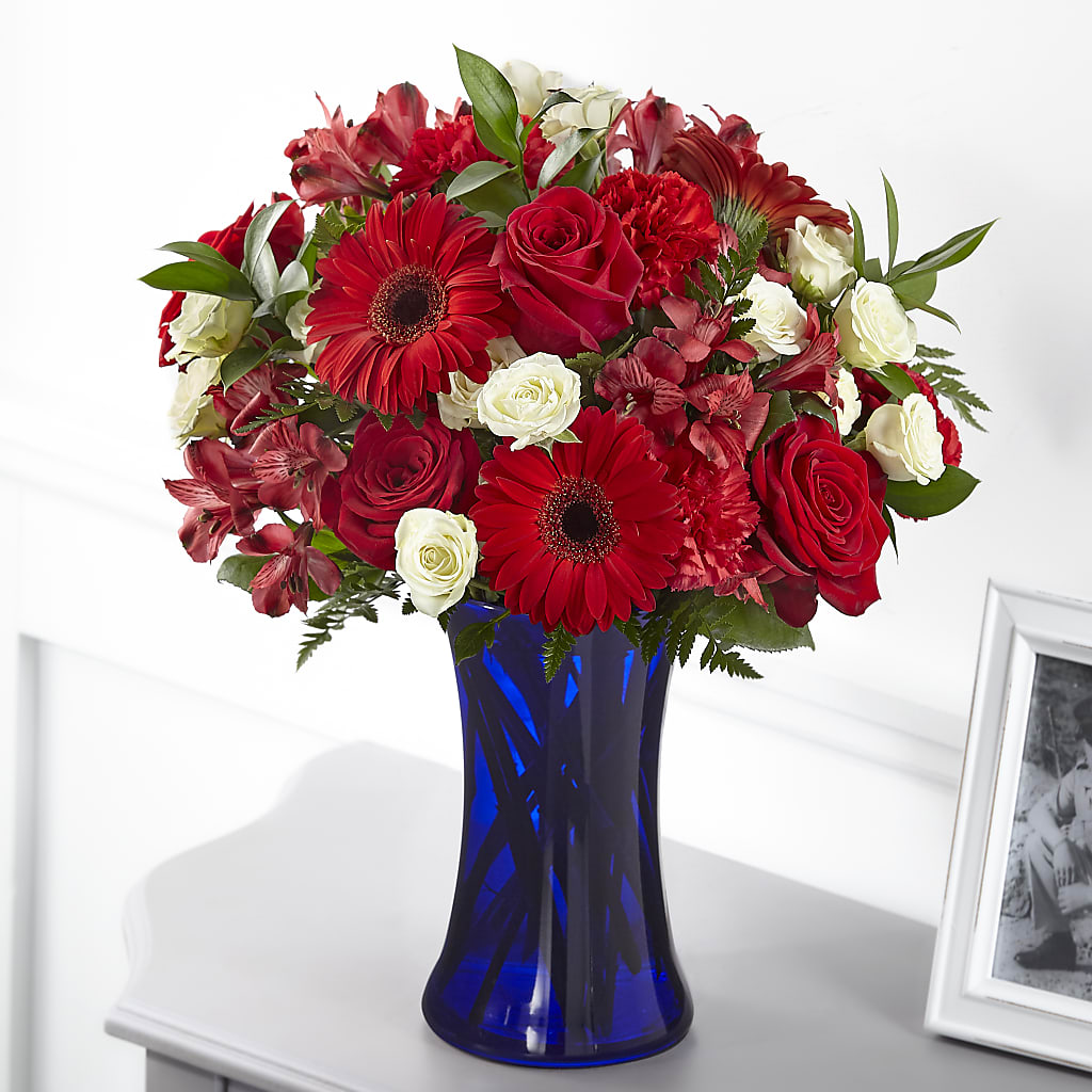 Hearts Embrace Bouquet – Waynesboro Emporium, Waynesboro GA