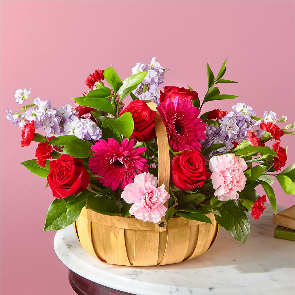 Pink Picnic Basket – Waynesboro Emporium, Waynesboro GA