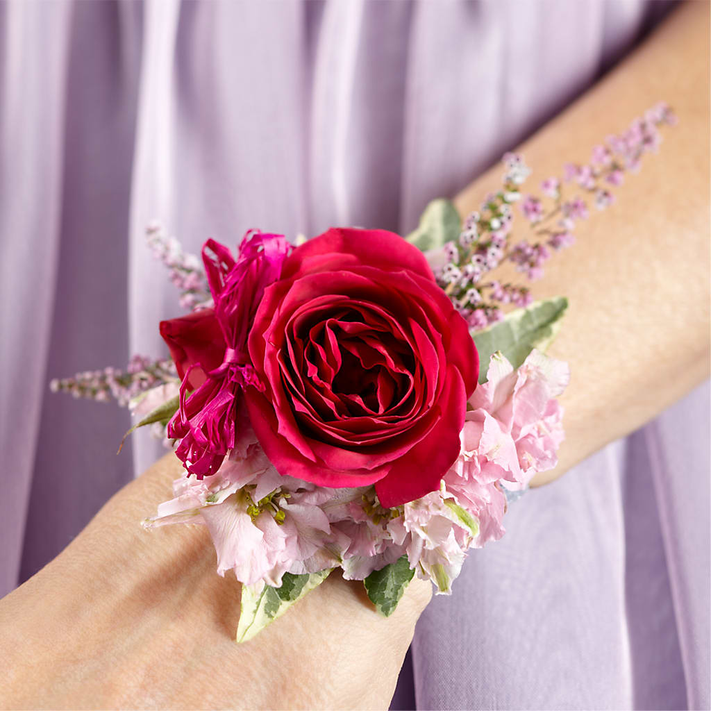 Rose Charm Corsage – Waynesboro Emporium, Waynesboro GA