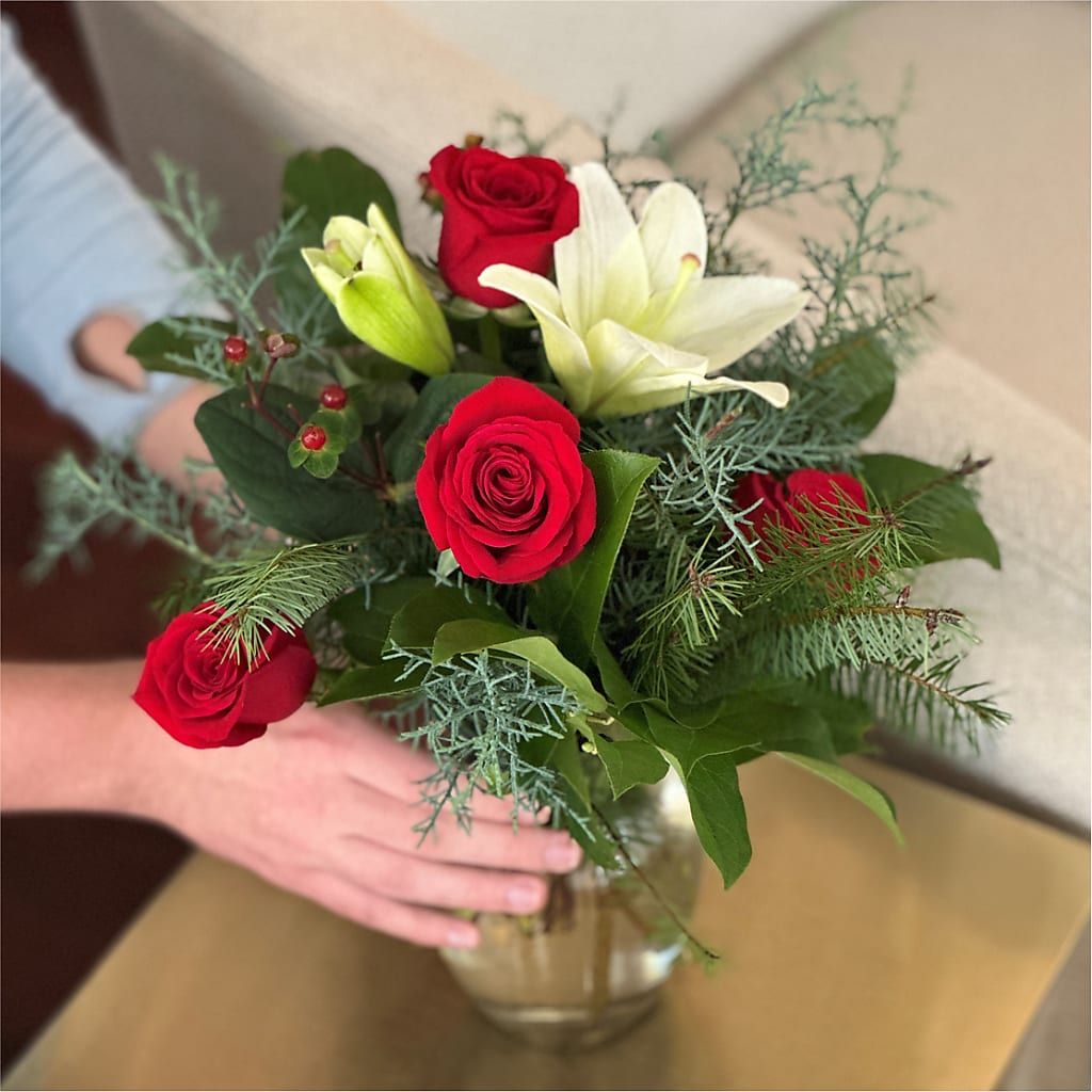 Glittering Lights Bouquet –  Waynesboro Emporium, Waynesboro GA