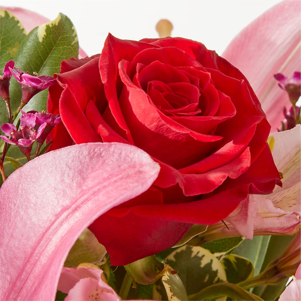 Lucky in Love Bouquet –  Waynesboro Emporium, Waynesboro GA