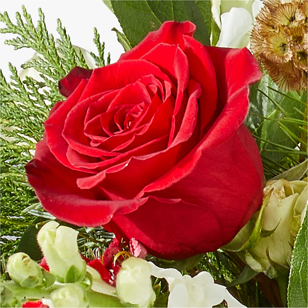 Deck the Halls Bouquet –  Waynesboro Emporium, Waynesboro GA
