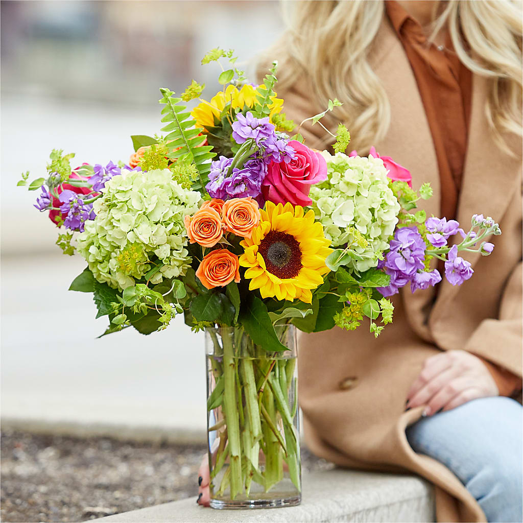 Vibrant Greetings Bouquet –  Waynesboro Emporium, Waynesboro GA